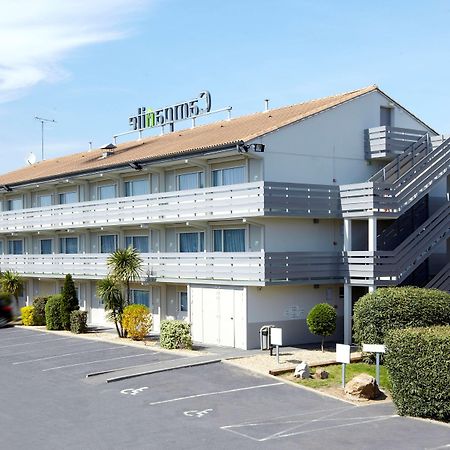 Campanile Nantes ~ Reze Aeroport Hotel Exterior foto